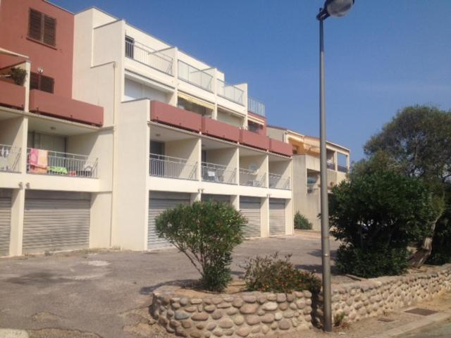 Appartement Vue Mer Et Montagne Калви Екстериор снимка